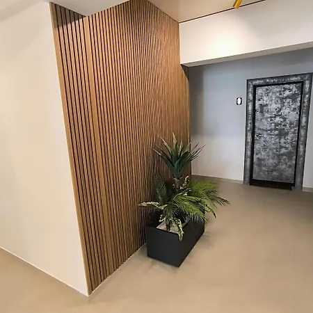 Nazli - 2 Min De Plaja