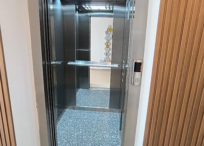 Nazli - 2 Min De Plaja